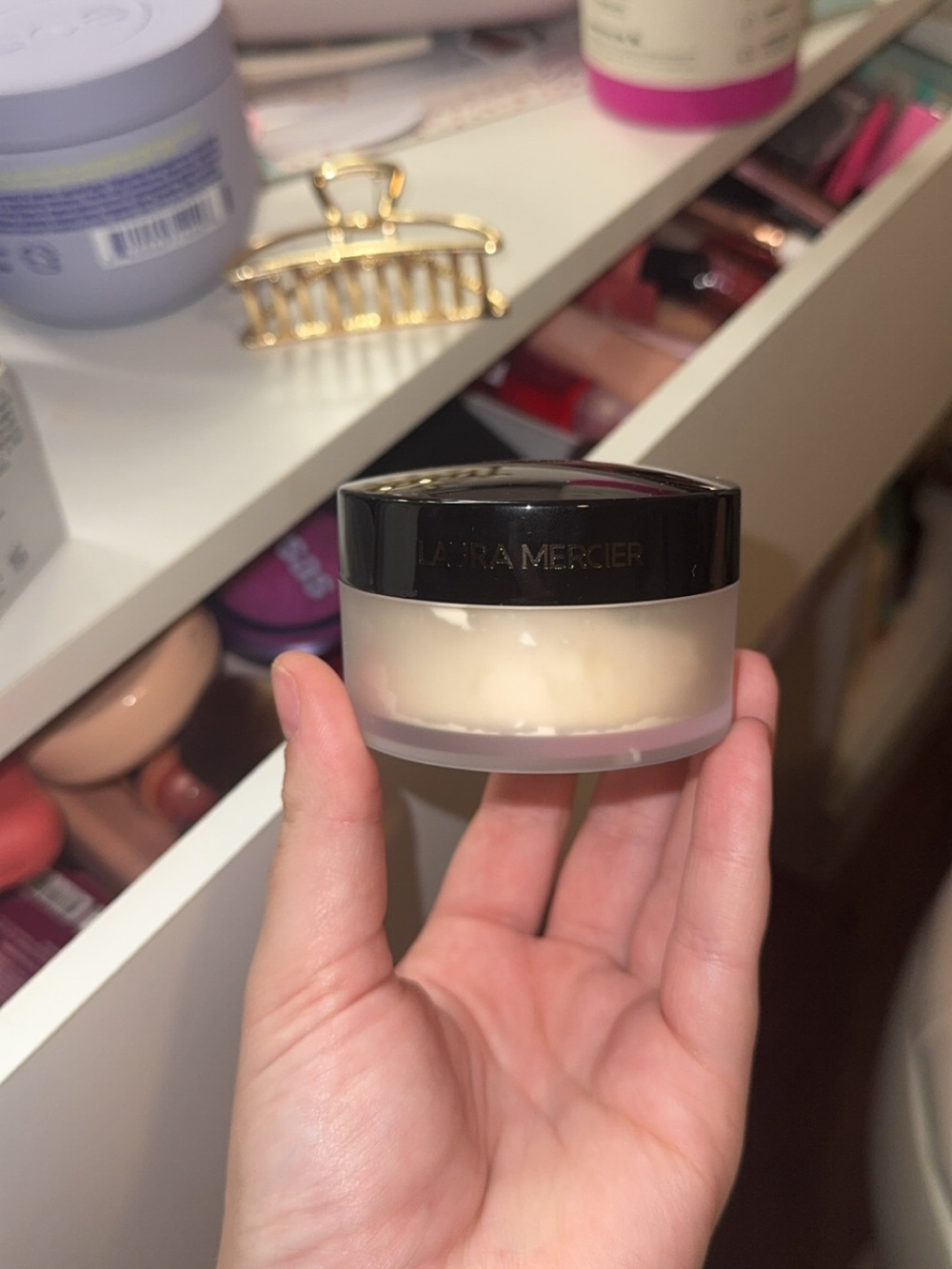 Laura Mercier Loose Setting Powder - Translucent - Picture 7 of 10
